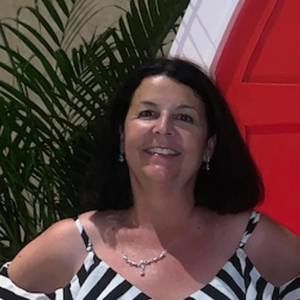 Meet your Posher, Lois